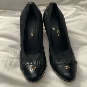 Chanel Womans Escarpins Black Pumps